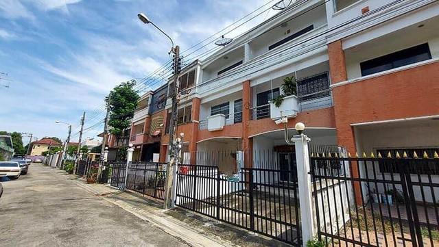 ทาวน์เฮาส์ 35000 กรุงเทพมหานคร เขตพระโขนง บางจาก ทาวน์เฮาส์ 35000 กรุงเทพมหานคร เขตพระโขนง บางจาก