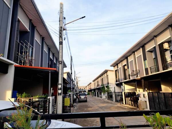 ทาวน์เฮาส์ 4200000 ปทุมธานี ลำลูกกา ลาดสวาย ทาวน์เฮาส์ 4200000 ปทุมธานี ลำลูกกา ลาดสวาย