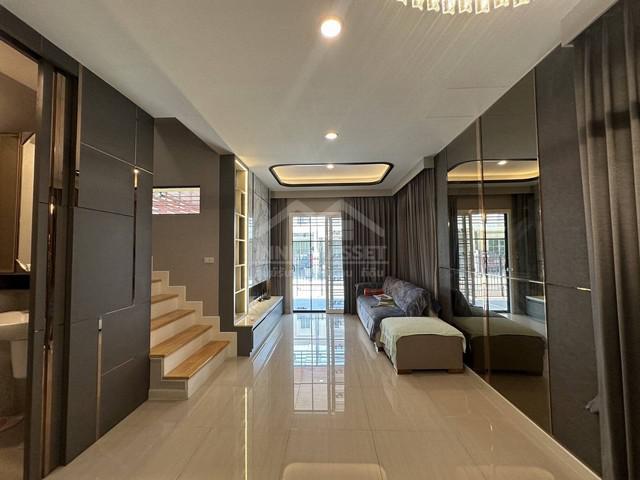 ทาวน์เฮาส์ 4790000 นนทบุรี บางกรวย วัดชลอ ทาวน์เฮาส์ 4790000 นนทบุรี บางกรวย วัดชลอ