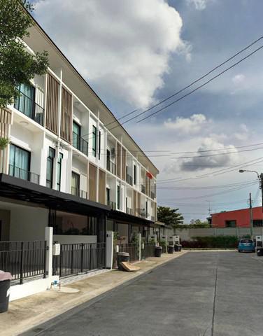 ทาวน์เฮาส์ 37000 กรุงเทพมหานคร เขตบางกะปิ หัวหมาก