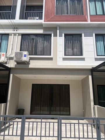 ทาวน์เฮาส์ 15000 กรุงเทพมหานคร เขตลาดกระบัง ทับยาว