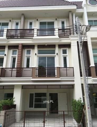 ทาวน์เฮาส์ 32000 กรุงเทพมหานคร เขตลาดพร้าว ลาดพร้าว