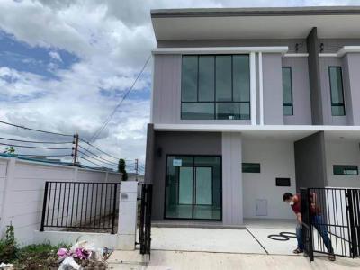 ทาวน์เฮาส์ 22000 กรุงเทพมหานคร เขตคลองสามวา บางชัน