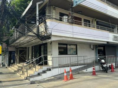 อาคารพาณิชย์ 60000 กรุงเทพมหานคร เขตวัฒนา คลองตันเหนือ