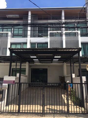 ทาวน์เฮาส์ 32000 กรุงเทพมหานคร เขตลาดพร้าว ลาดพร้าว