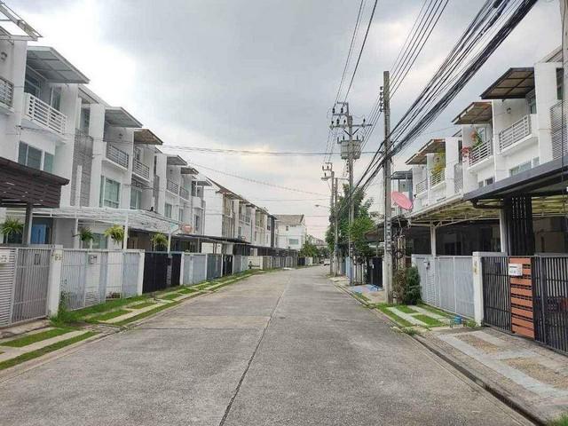 ทาวน์เฮาส์ 32000 กรุงเทพมหานคร เขตบางกะปิ หัวหมาก ทาวน์เฮาส์ 32000 กรุงเทพมหานคร เขตบางกะปิ หัวหมาก