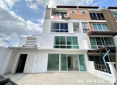สำนักงาน 11900000 กรุงเทพมหานคร เขตพระโขนง บางจาก
