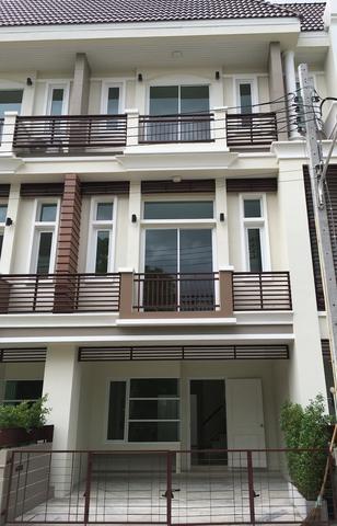 ทาวน์เฮาส์ 35000 กรุงเทพมหานคร เขตลาดพร้าว ลาดพร้าว