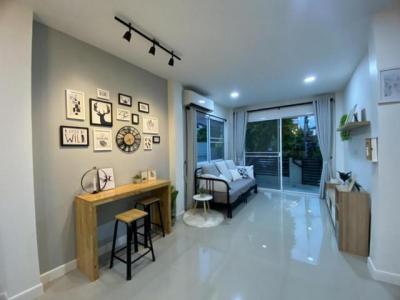 ทาวน์เฮาส์ 32000 กรุงเทพมหานคร เขตจตุจักร ลาดยาว