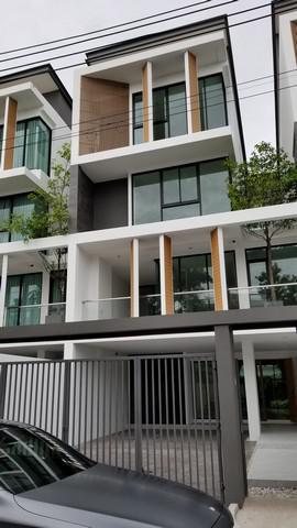 ทาวน์เฮาส์ 21500000 กรุงเทพมหานคร เขตลาดพร้าว ลาดพร้าว