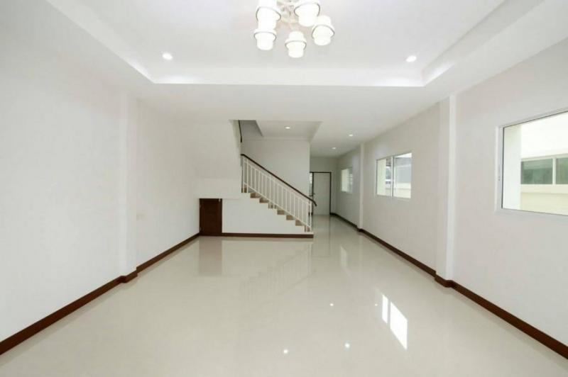 ทาวน์เฮาส์ 37000 กรุงเทพมหานคร เขตบางกะปิ คลองจั่น ทาวน์เฮาส์ 37000 กรุงเทพมหานคร เขตบางกะปิ คลองจั่น