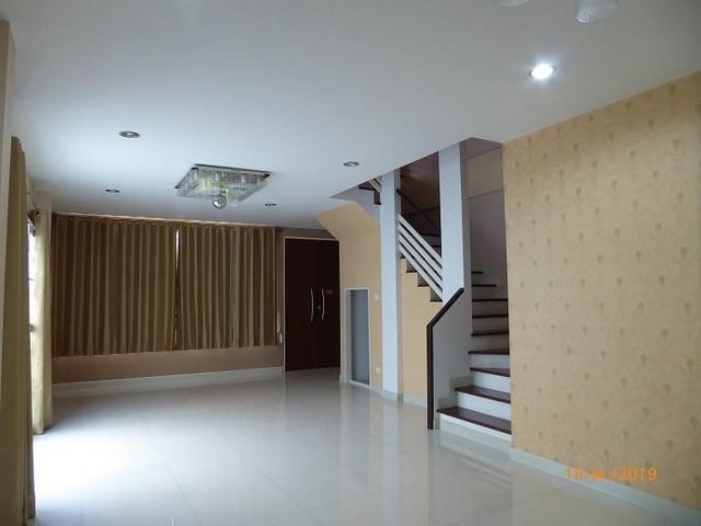 ทาวน์เฮาส์ 32000 กรุงเทพมหานคร เขตบางกะปิ คลองจั่น ทาวน์เฮาส์ 32000 กรุงเทพมหานคร เขตบางกะปิ คลองจั่น