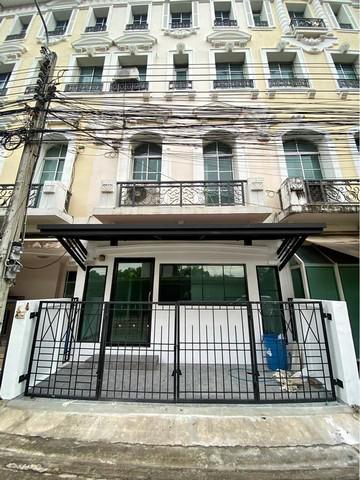 ทาวน์เฮาส์ 35000 กรุงเทพมหานคร เขตจตุจักร ลาดยาว