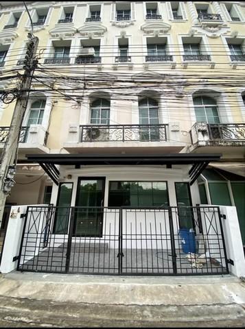 ทาวน์เฮาส์ 35000 กรุงเทพมหานคร เขตจตุจักร ลาดยาว