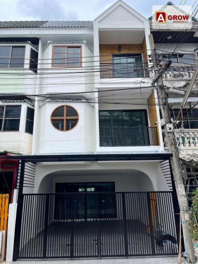 ทาวน์เฮาส์ 3290000 นนทบุรี เมืองนนทบุรี ตลาดขวัญ