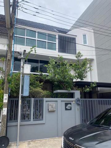 ทาวน์เฮาส์ 22000000 กรุงเทพมหานคร เขตสาทร ทุ่งวัดดอน