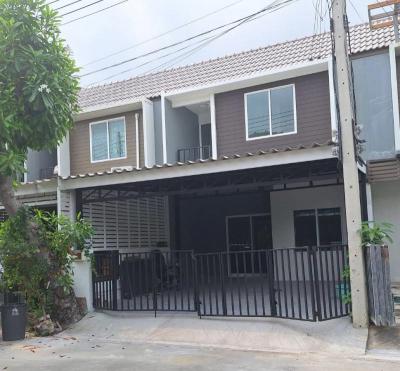 ทาวน์เฮาส์ 2590000 ปทุมธานี เมืองปทุมธานี หลักหก