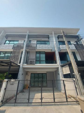 ทาวน์เฮาส์ 32000 กรุงเทพมหานคร เขตบางนา บางนา