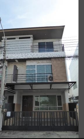 ทาวน์เฮาส์ 32000 กรุงเทพมหานคร เขตบางกะปิ คลองจั่น