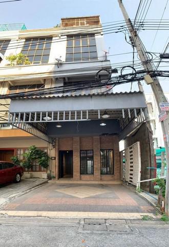 อาคารพาณิชย์ 8500000 กรุงเทพมหานคร เขตห้วยขวาง ห้วยขวาง