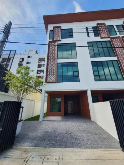 ทาวน์เฮาส์ 55000 กรุงเทพมหานคร เขตลาดพร้าว ลาดพร้าว