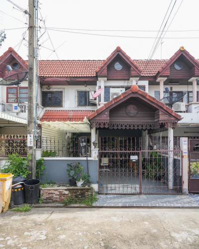 ทาวน์เฮาส์ 16500 กรุงเทพมหานคร เขตบางกะปิ คลองจั่น