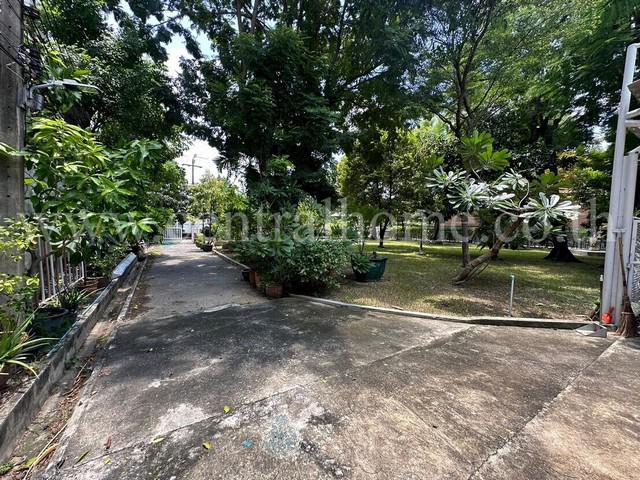 ที่ดิน 190000 กรุงเทพมหานคร เขตยานนาวา ช่องนนทรี ที่ดิน 190000 กรุงเทพมหานคร เขตยานนาวา ช่องนนทรี
