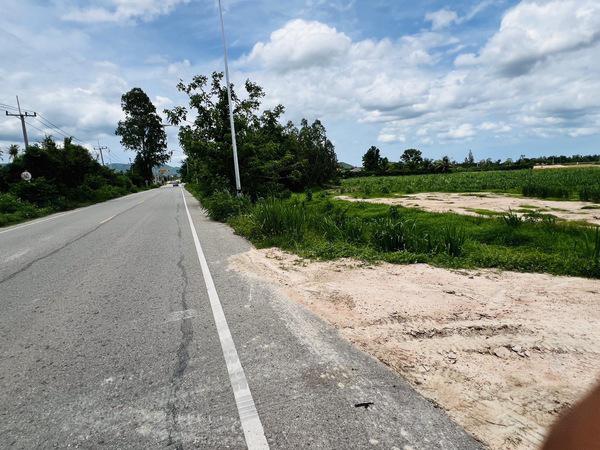 ที่ดิน 690000 เพชรบุรี ชะอำ สามพระยา