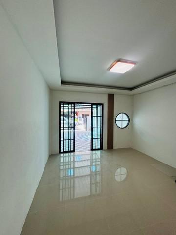 ทาวน์เฮาส์ 1650000 ชลบุรี พานทอง หนองหงษ์