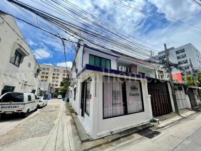 ทาวน์เฮาส์ 4190000 กรุงเทพมหานคร เขตห้วยขวาง สามเสนนอก