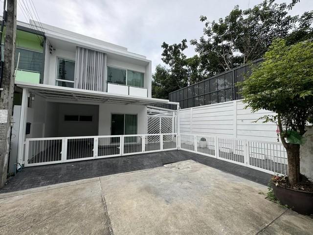 ทาวน์เฮาส์ 27000 กรุงเทพมหานคร เขตลาดพร้าว ลาดพร้าว ทาวน์เฮาส์ 27000 กรุงเทพมหานคร เขตลาดพร้าว ลาดพร้าว
