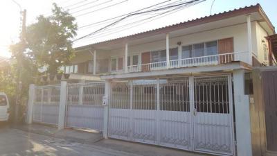 ทาวน์เฮาส์ 32000 กรุงเทพมหานคร เขตจตุจักร ลาดยาว