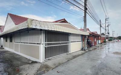 ทาวน์เฮาส์ 1490000 ชลบุรี พานทอง พานทอง
