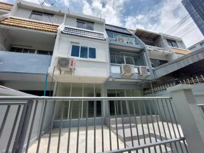 ทาวน์เฮาส์ 45000 กรุงเทพมหานคร เขตห้วยขวาง ห้วยขวาง