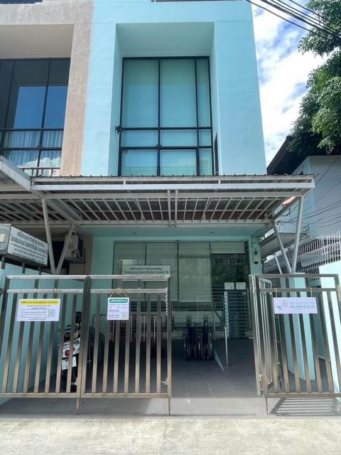 อาคารพาณิชย์ 80000 กรุงเทพมหานคร เขตวัฒนา คลองตันเหนือ อาคารพาณิชย์ 80000 กรุงเทพมหานคร เขตวัฒนา คลองตันเหนือ