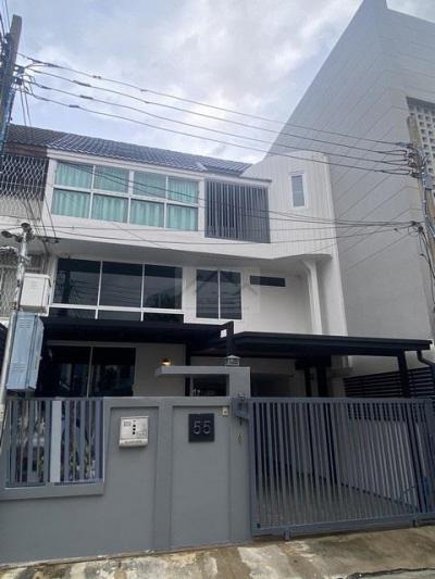 ทาวน์เฮาส์ 22000000 กรุงเทพมหานคร เขตสาทร ทุ่งวัดดอน