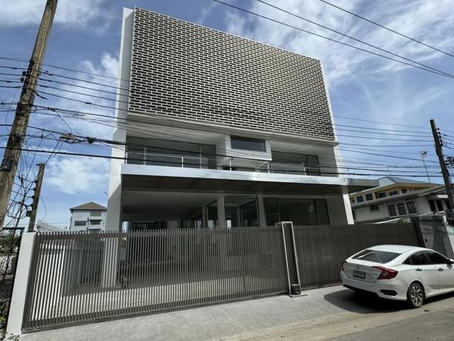 อาคารพาณิชย์ 260000 กรุงเทพมหานคร เขตบางนา บางนา อาคารพาณิชย์ 260000 กรุงเทพมหานคร เขตบางนา บางนา