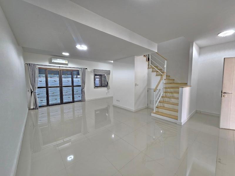 ทาวน์เฮาส์ 18000 กรุงเทพมหานคร เขตดอนเมือง สีกัน ทาวน์เฮาส์ 18000 กรุงเทพมหานคร เขตดอนเมือง สีกัน