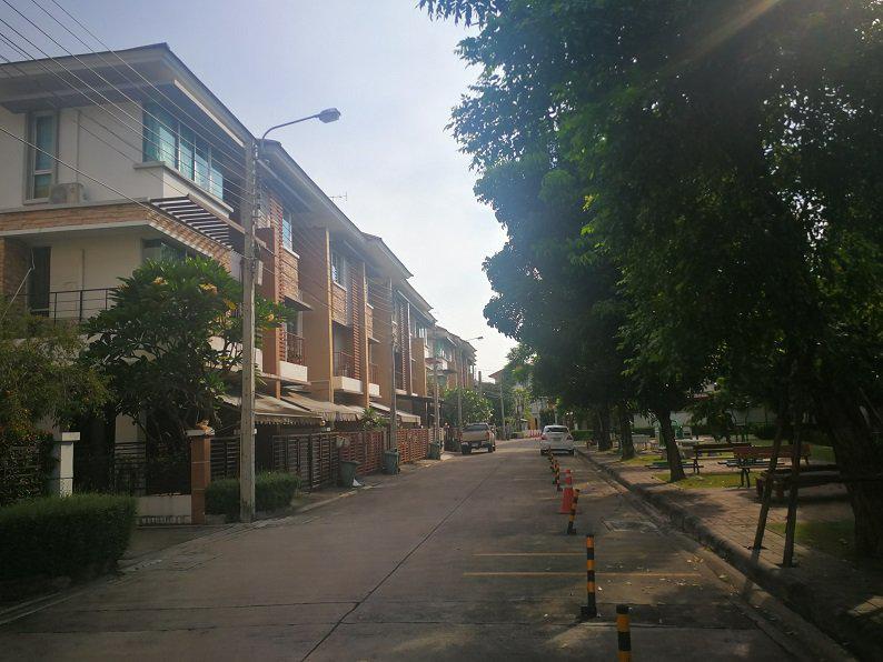 ทาวน์เฮาส์ 17000 นนทบุรี เมืองนนทบุรี บางเขน ทาวน์เฮาส์ 17000 นนทบุรี เมืองนนทบุรี บางเขน
