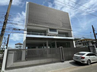 สำนักงาน 260000 กรุงเทพมหานคร เขตพระโขนง บางจาก