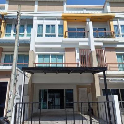 ทาวน์เฮาส์ 38000 กรุงเทพมหานคร เขตลาดพร้าว จรเข้บัว