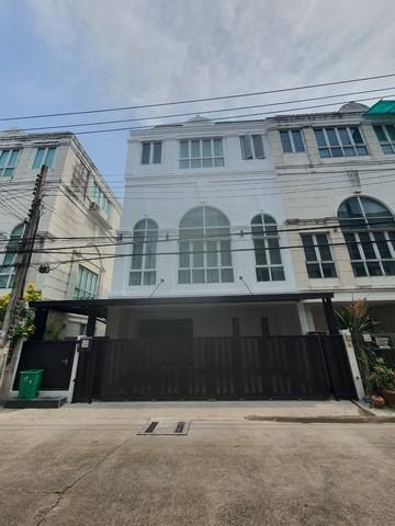 ทาวน์เฮาส์ 55000 กรุงเทพมหานคร เขตลาดพร้าว ลาดพร้าว