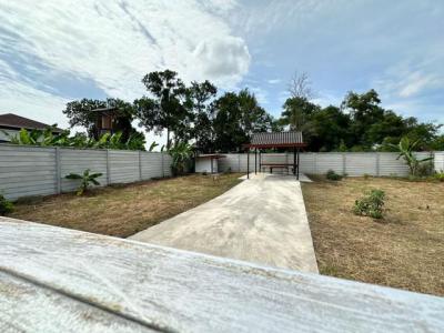 ที่ดิน 4500000 ชลบุรี ศรีราชา สุรศักดิ์