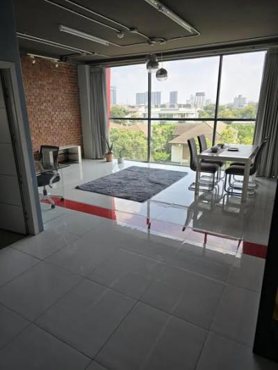 สำนักงาน 28000 กรุงเทพมหานคร เขตวัฒนา คลองตันเหนือ