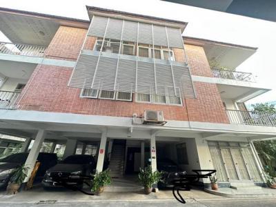 อาคารพาณิชย์ 150000 กรุงเทพมหานคร เขตวัฒนา คลองตันเหนือ