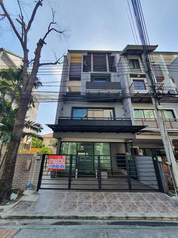 ทาวน์เฮาส์ 8900000 กรุงเทพมหานคร เขตห้วยขวาง สามเสนนอก ทาวน์เฮาส์ 8900000 กรุงเทพมหานคร เขตห้วยขวาง สามเสนนอก