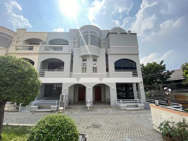 ทาวน์เฮาส์ 27000 กรุงเทพมหานคร เขตวังทองหลาง วังทองหลาง ทาวน์เฮาส์ 27000 กรุงเทพมหานคร เขตวังทองหลาง วังทองหลาง