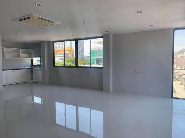 อาคารพาณิชย์ 40000000 กรุงเทพมหานคร เขตยานนาวา ช่องนนทรี