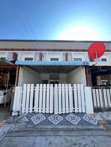 ทาวน์เฮาส์ 1990000 ชลบุรี บางละมุง หนองปลาไหล