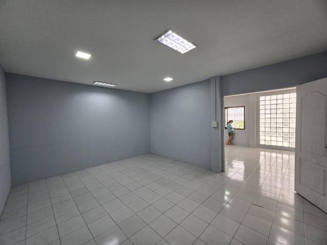 สำนักงาน 20000 กรุงเทพมหานคร เขตวังทองหลาง วังทองหลาง